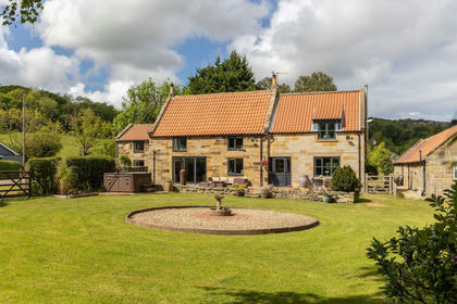 2 acres of Farmhouse for sale in Egton