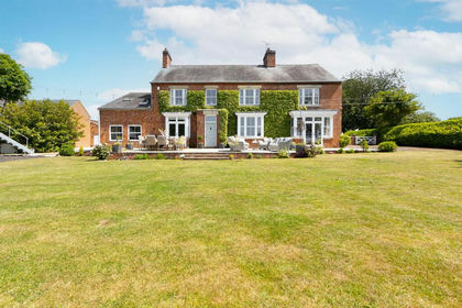 22.7 acres of Smallholding for sale in Lilbourne