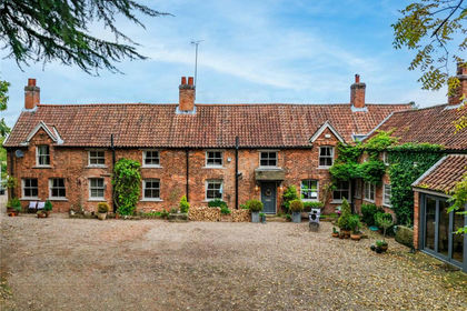 1 acre of Cottage for sale in Southwell