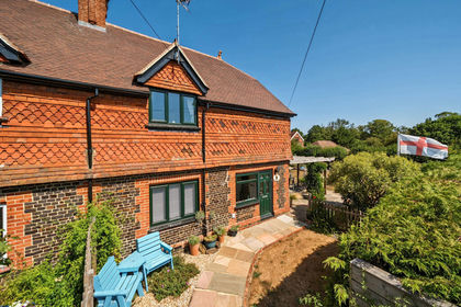 2.5 acres of Cottage for sale in Dockenfield
