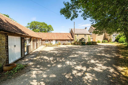 11.5 acres of House with Land for sale in Hullavington