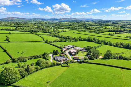 98 acres of Farm for sale in Exbourne