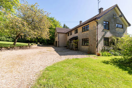 1.3 acres of House with Land for sale in Monkton Farleigh