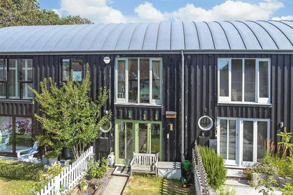 Barn Conversion for sale in Alfold