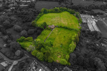 6 acres of House with Land for sale in Cropthorne
