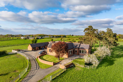 8 acres of Equestrian property for sale in North Cowton