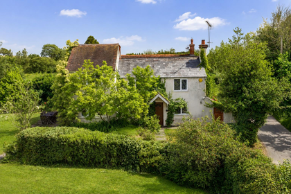 3 acres of Cottage for sale in Norton Lindsey