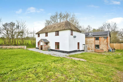 1 acre of Cottage for sale in Wellington Without