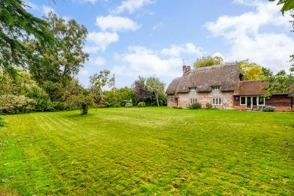 1 acre of Cottage for sale in Ramsbury
