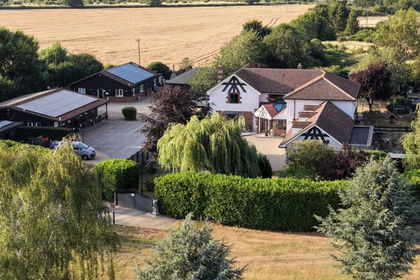 6 acres of Country Estate for sale in Biggleswade