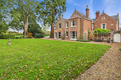 1.6 acres of House with Land for sale in Forncett