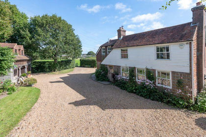 2.5 acres of House with Land for sale in Framfield