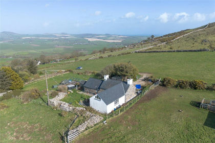 2.7 acres of Cottage for sale in Botwnnog