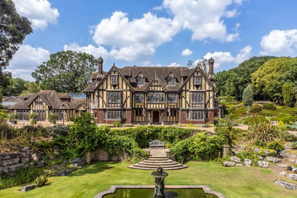 40.9 acres of Country Estate for sale in Loughton