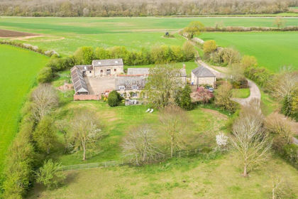 16 acres of Farmhouse for sale in Pickworth