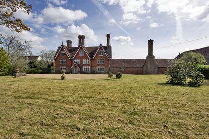 8 acres of House with Land for sale in Ticehurst