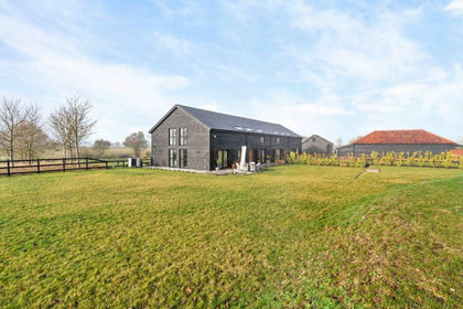 Barn Conversion for sale in Chignall
