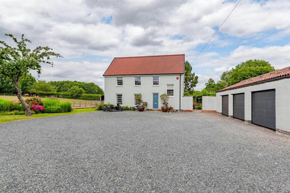 2.5 acres of House with Land for sale in Syerston