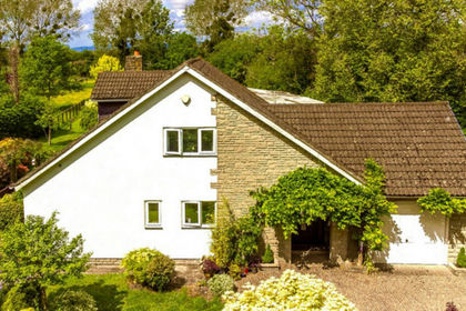 4 acres of House with Land for sale in Redwick