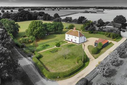 3 acres of Farmhouse for sale in Little Bromley