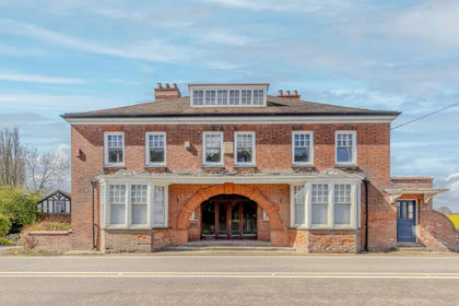 1 acre of House with Land for sale in Westbury