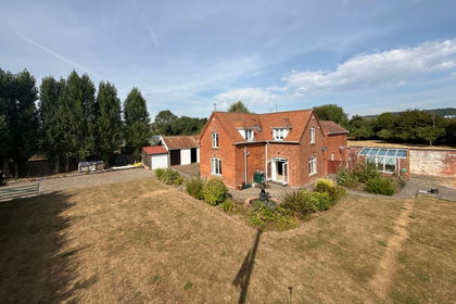 1 acre of Cottage for sale in Ledbury