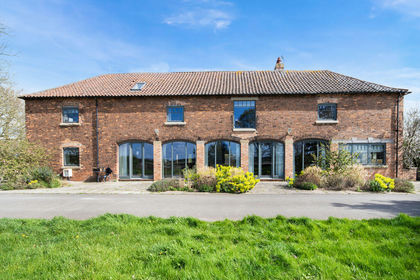 1.8 acres of Barn Conversion for sale in Torworth
