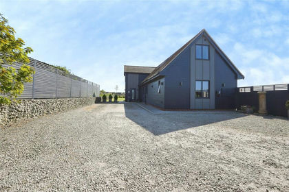 Barn Conversion for sale in Swingfield