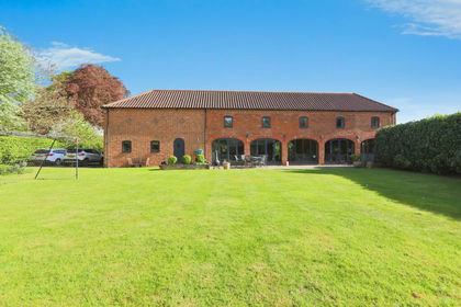 Barn Conversion for sale in Elsham