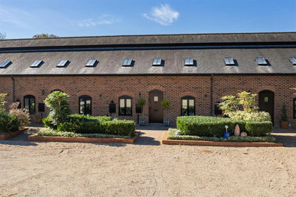 Barn Conversion for sale in Epping Upland