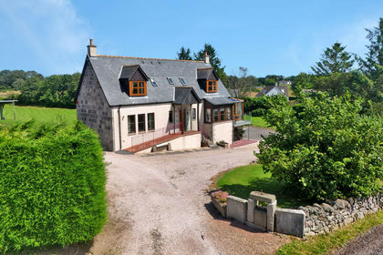 1.9 acres of House with Land for sale in West Aberdeenshire and Kincardine