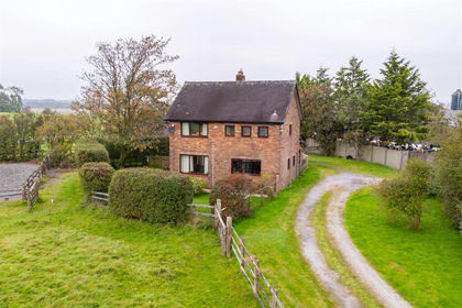 3 acres of House with Land for sale in Hutton