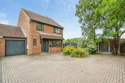 1.2 acres of House with Land for sale in Barnburgh