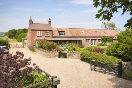 4 acres of House with Land for sale in Ebberston and Yedingham