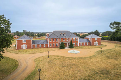 3.8 acres of House with Land for sale in Bradwell