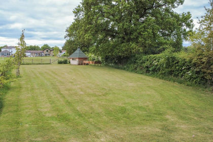Barn Conversion for sale in Heath and Reach