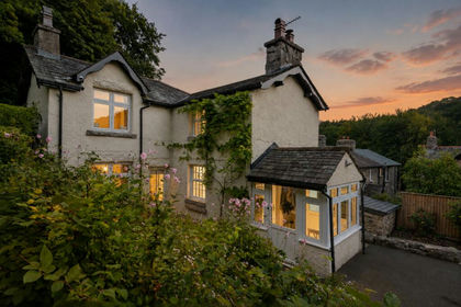 6 acres of Cottage for sale in Grange-over-Sands