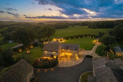 1.5 acres of Farmhouse for sale in Bury North