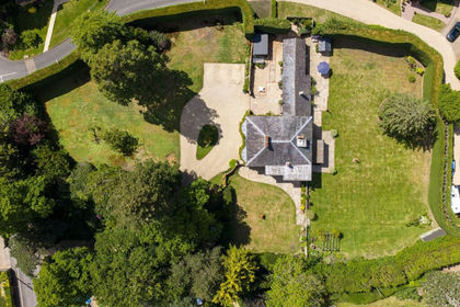 1.1 acres of House with Land for sale in Hook