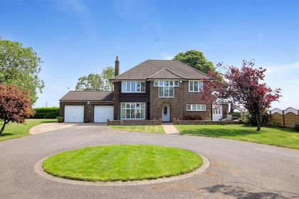 1.2 acres of House with Land for sale in Cabourne