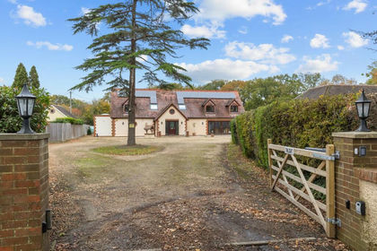 1.4 acres of Agricultural Land for sale in Slinfold