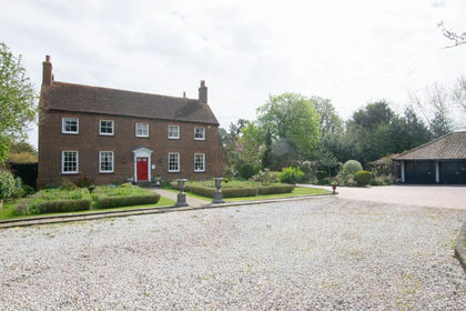 7 acres of Farmhouse for sale in Great Wakering