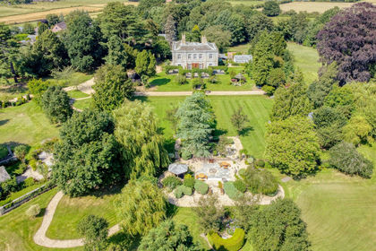 11 acres of Country Estate for sale in Lincolnshire