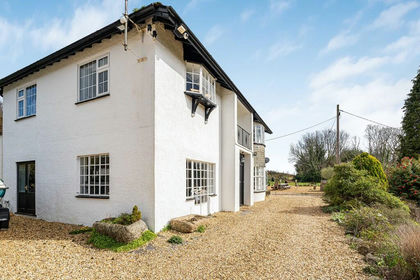 2.4 acres of House with Land for sale in Lustleigh