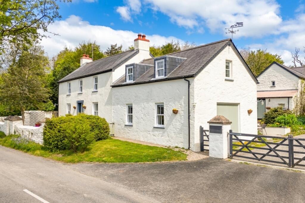 1.9 Acre House with Land for Sale in Camrose, Pembrokeshire | LandSale