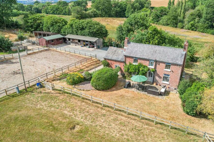 2.7 acres of House with Land for sale in Llandrinio