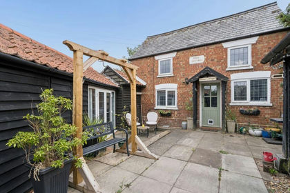 Cottage for sale in Langford