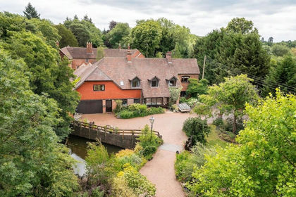 1.1 acres of House with Land for sale in Alvechurch