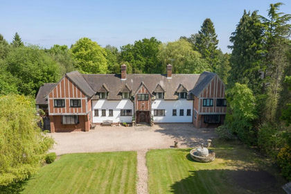 1.5 acres of House with Land for sale in Lickey and Blackwell