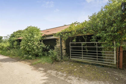 Barn for sale in Sandford
